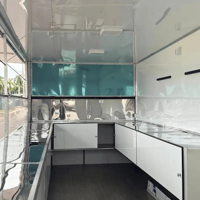 Trailer 5x2 personalizado para doces Reboques GT BRASIL
