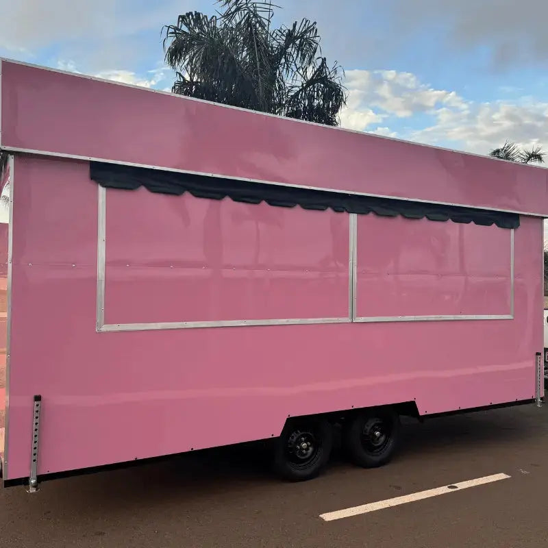 Trailer 5x2 personalizado para doces Reboques GT BRASIL