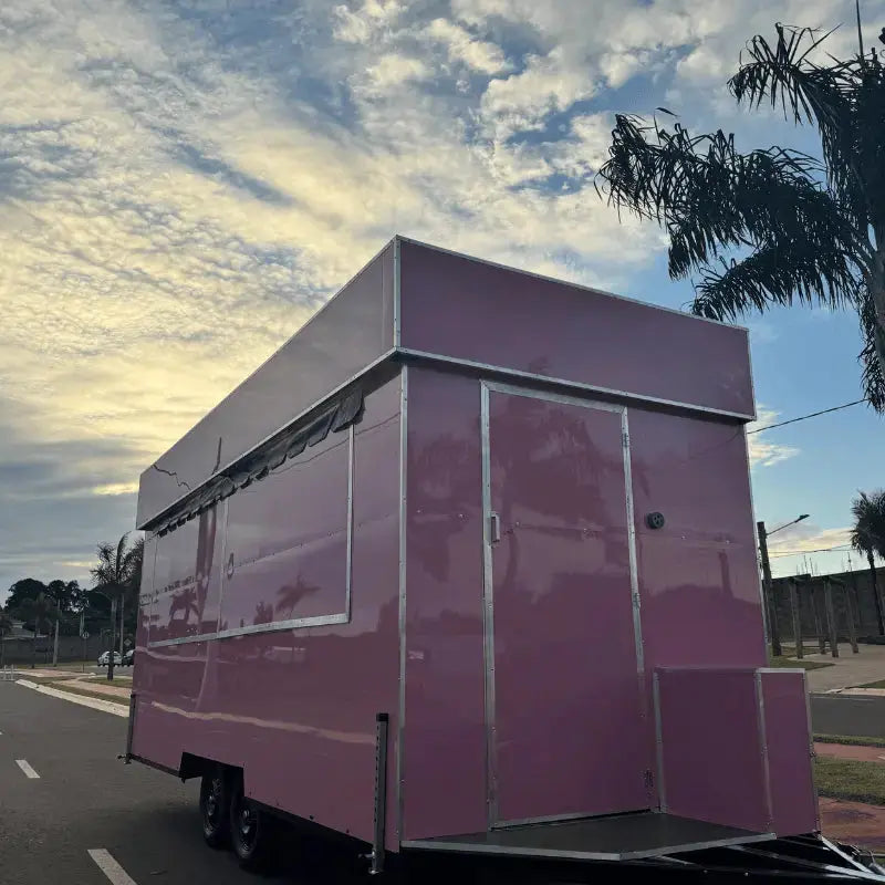 Trailer 5x2 personalizado para doces Reboques GT BRASIL