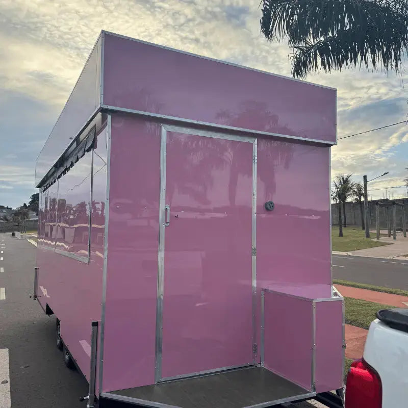 Trailer 5x2 personalizado para doces Reboques GT BRASIL