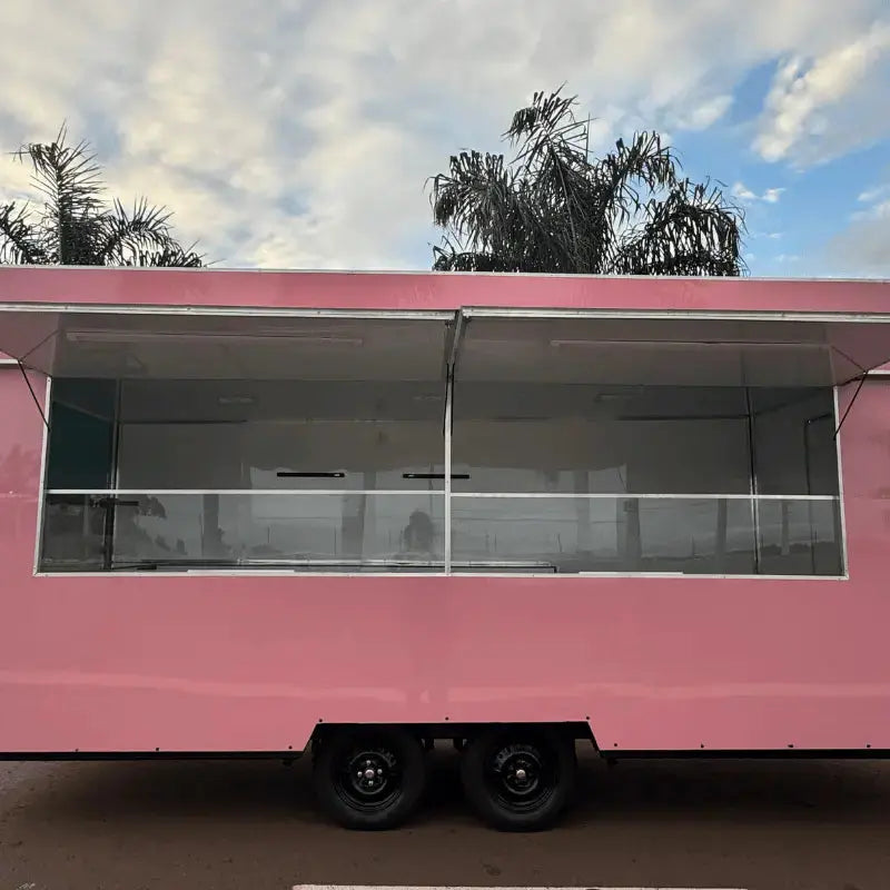 Trailer 5x2 personalizado para doces Reboques GT BRASIL