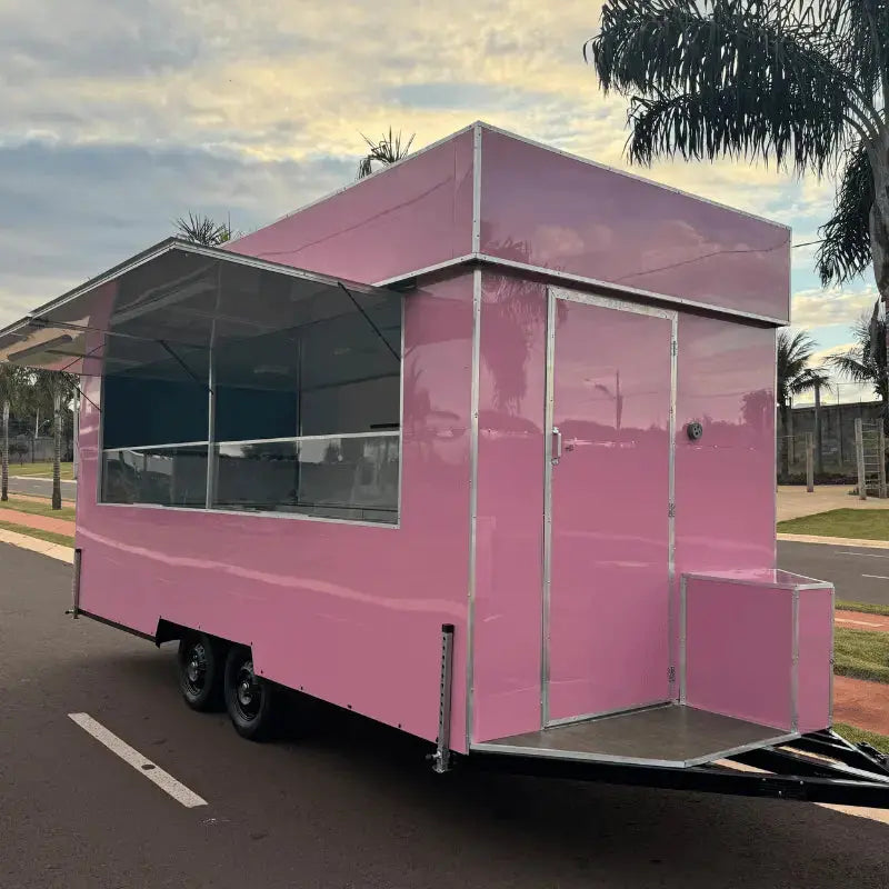 Trailer 5x2 personalizado para doces Reboques GT BRASIL