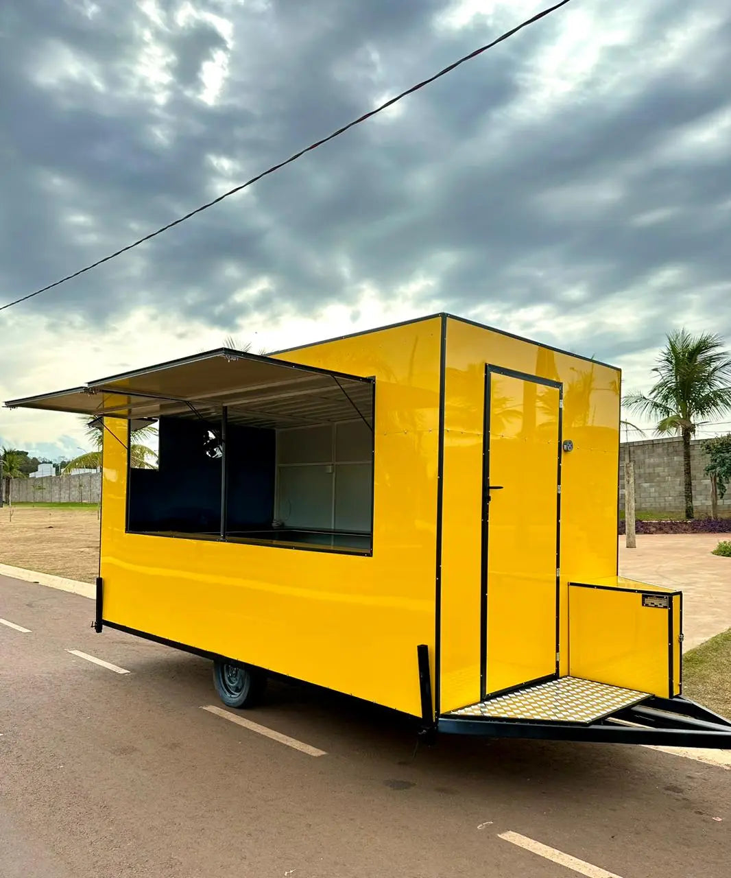 Trailer 4x2 personalizavel para food truck Reboques GT BRASIL
