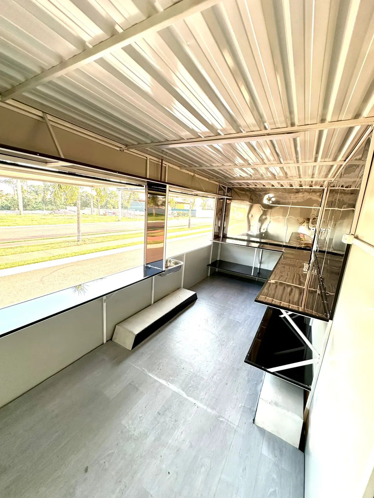 Trailer 5x2 FOOD TRUCK Reboques GT BRASIL
