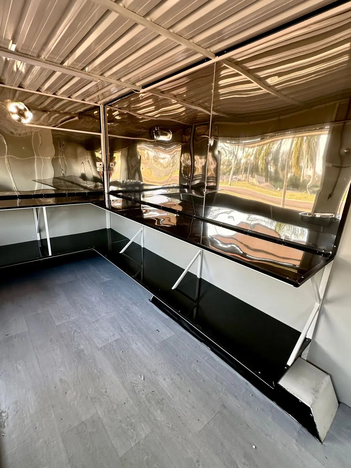 Trailer 5x2 FOOD TRUCK Reboques GT BRASIL