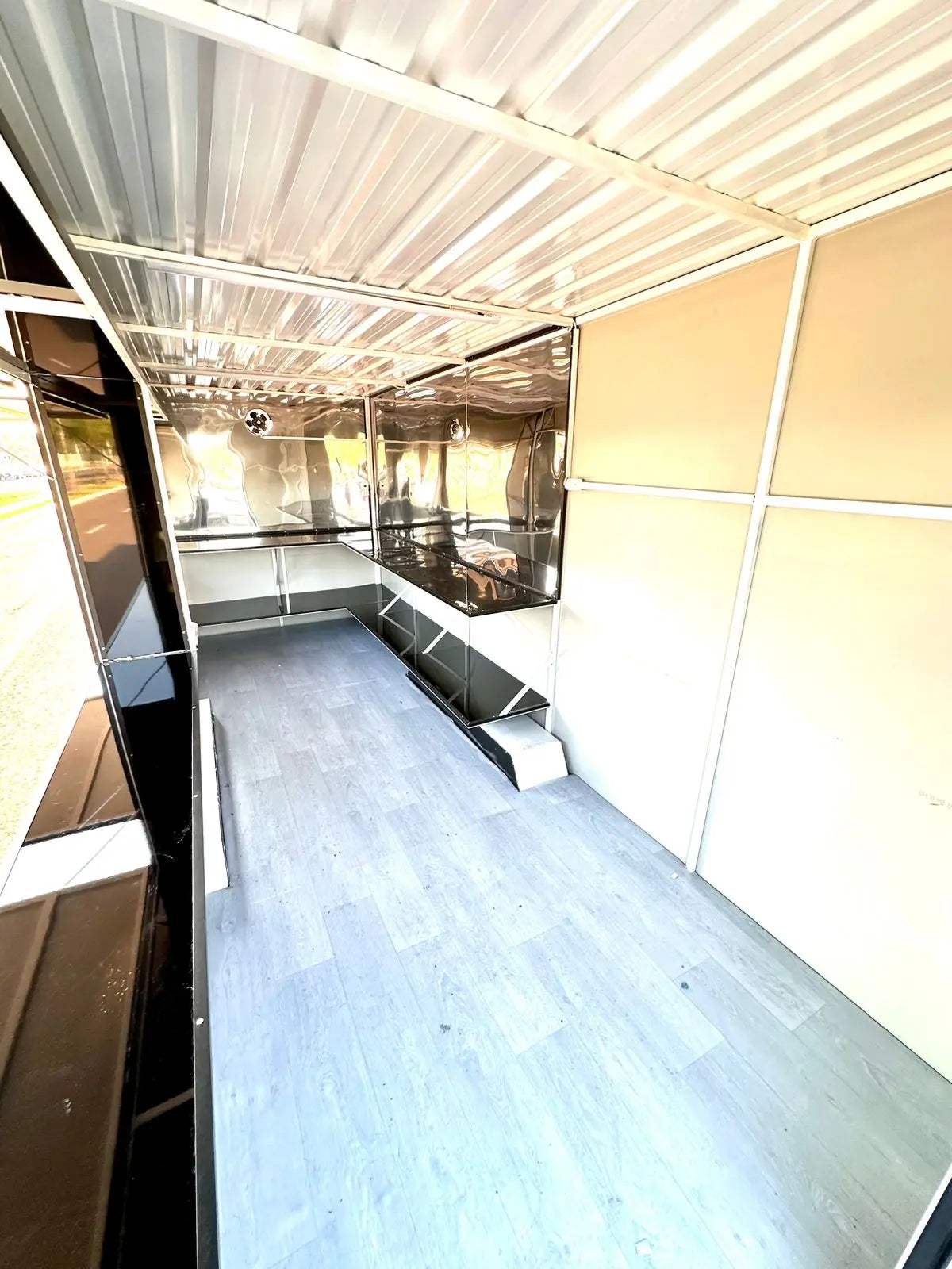 Trailer 5x2 FOOD TRUCK Reboques GT BRASIL