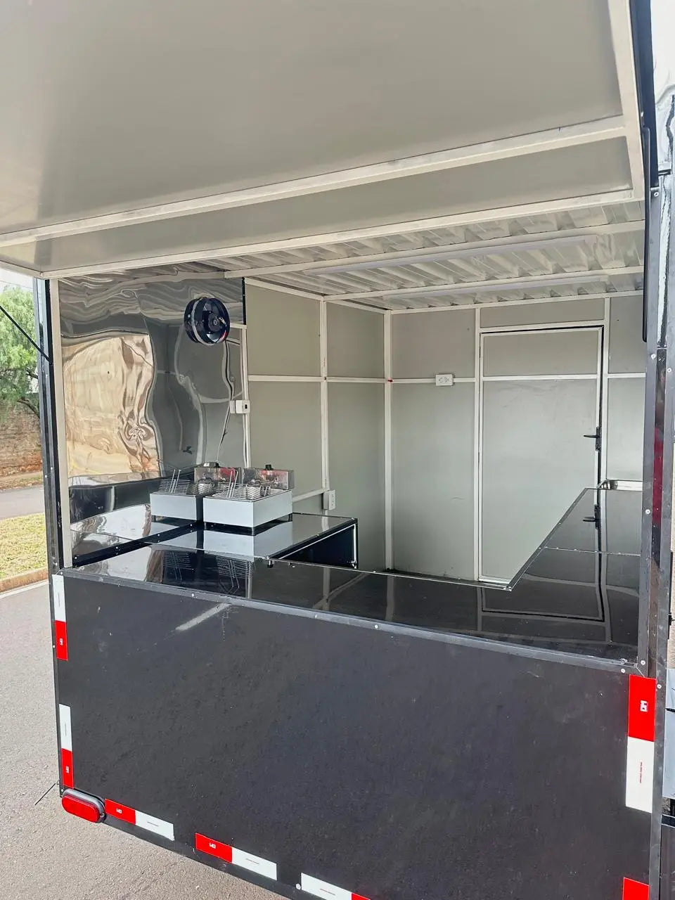 Trailer para Lanches 3x2 - Ideal para Food Trucks Reboques GT BRASIL
