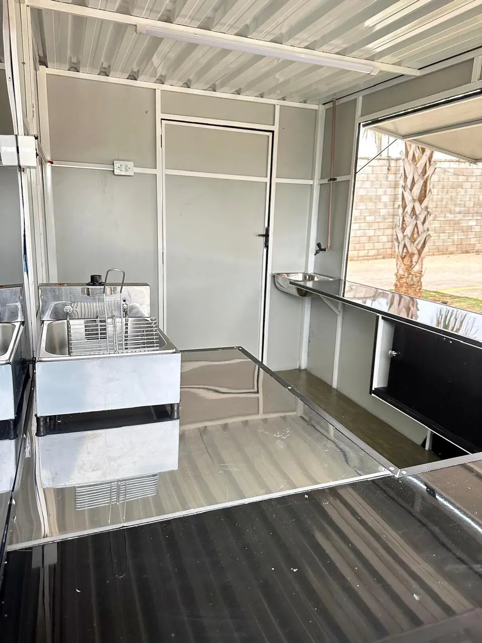 Trailer para Lanches 3x2 - Ideal para Food Trucks Reboques GT BRASIL