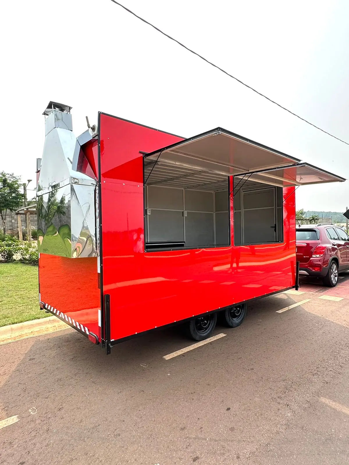 Trailer 4x2 com churrasqueira embutida Reboques GT BRASIL