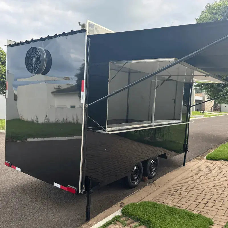 Trailer 4x2 preto personalizado