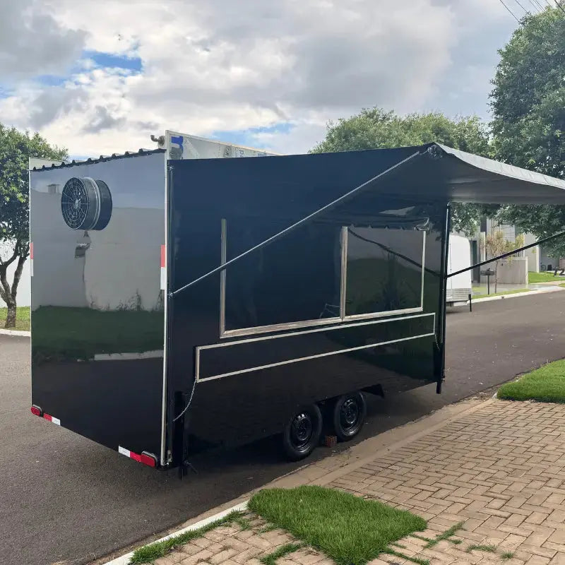 Trailer 4x2 com estrutura personalizada