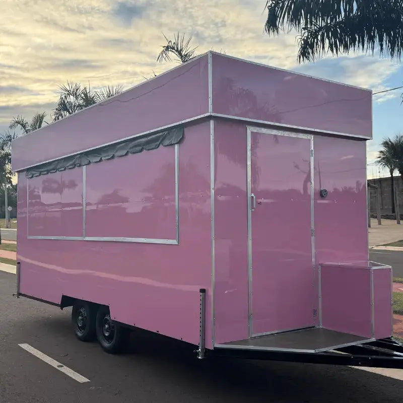 Trailer 5x2 personalizado para doces Reboques GT BRASIL