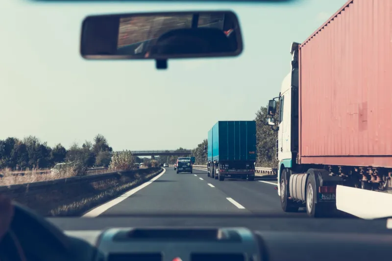 Quando a Estrada Fecha: Estratégias Práticas para Replanejar Rotas e Garantir Prazos em Cenários de Crise